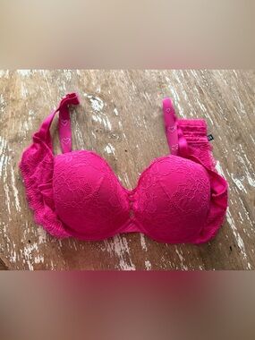 Torrid Women’s Hot Pink Lace Push-Up Bra